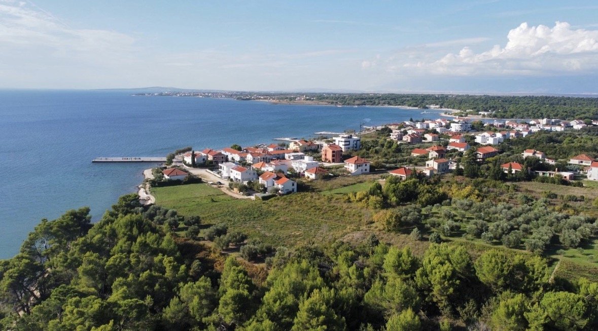 Građevinsko zemljište u Zatonu 70 m od mora - Image 1
